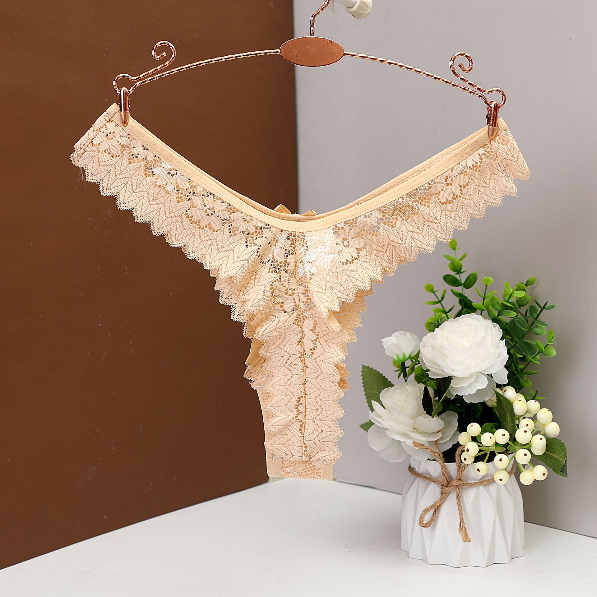 Solid Color Flower Low Waist Thong Panties display picture 10