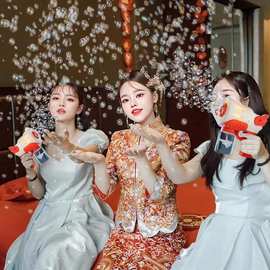 泡泡机晨袍伴娘拍照道具结婚礼2024新款手持氛围游戏接亲堵门