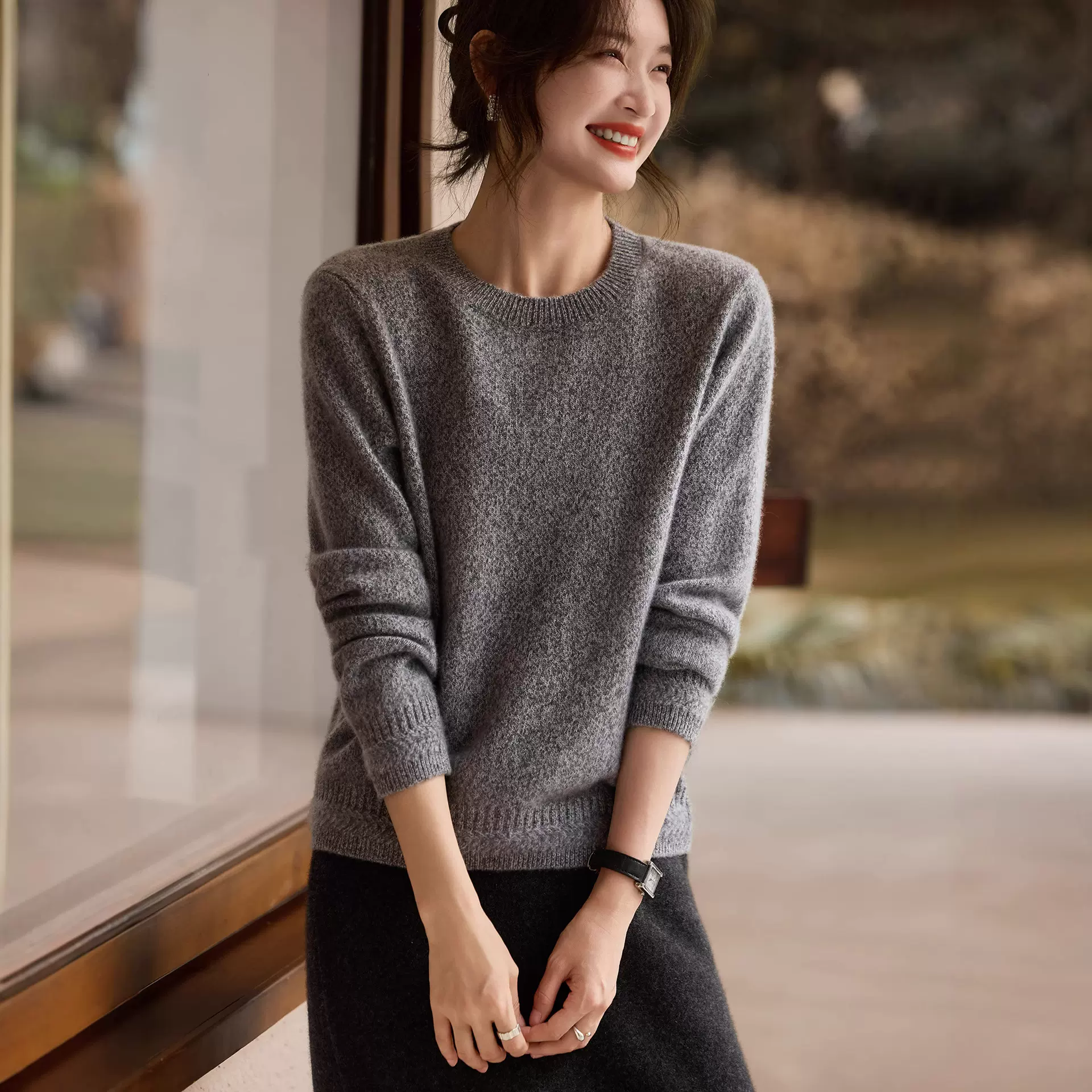 2025冬季新款圆领加厚100%山羊绒衫女宽松时尚慵懒毛衣针织打底衫