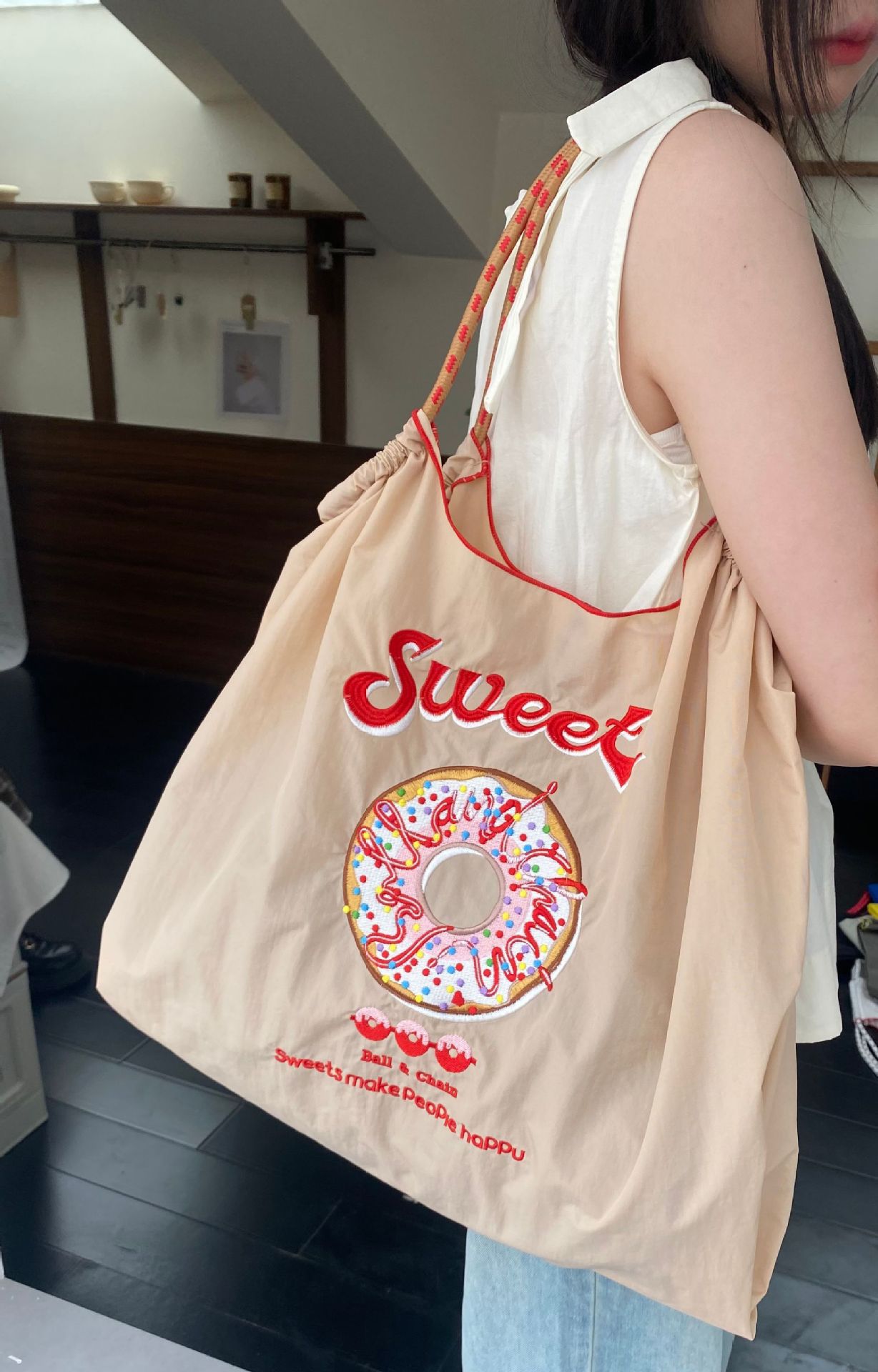 Beige ice cream large
