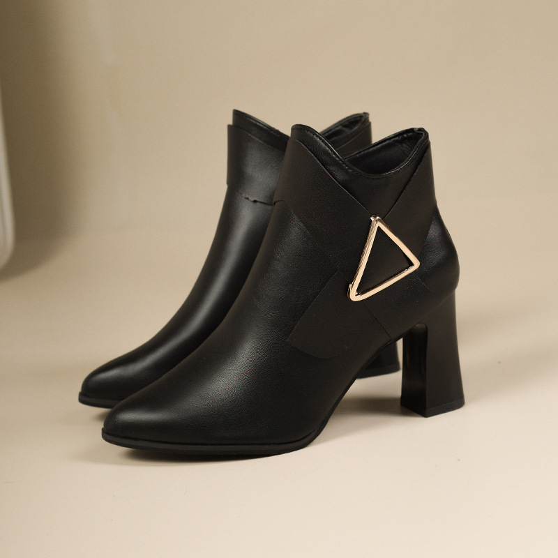 大码欧美马丁靴女靴子粗跟新款春秋冬单靴中跟百搭软皮高跟短靴女