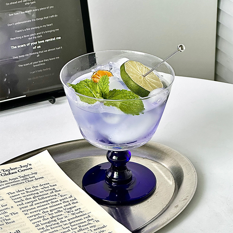 Retro de alto nivel azul tazas de vidrio de pie alto para el nicho de tazas de cócteles especiales tazas de champán tazas de bebidas frías