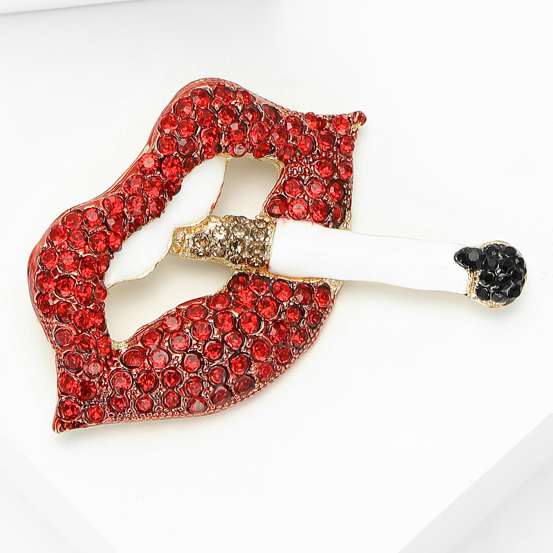 European and American Creative and Unique Alloy Enamel Oil-Drip Diamond-Studded Lip Cigarette Women's Brooch, Fashionable and Simple Clothing Accessory