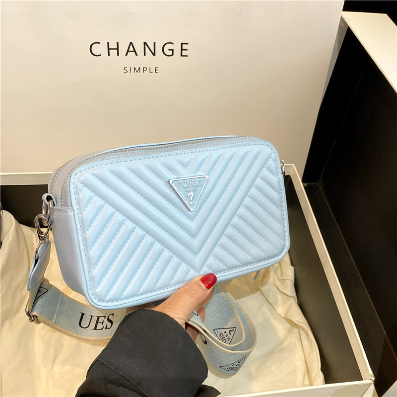 Bolso cuadrado pequeño de diseño exclusivo, nuevo bolso de moda transfronterizo, bolso bandolera de un solo hombro.