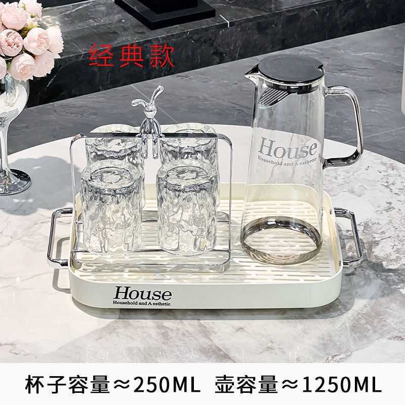 은색 냄비 1개 + 투명 컵 4개 + 컵 홀더 + 배수 트레이