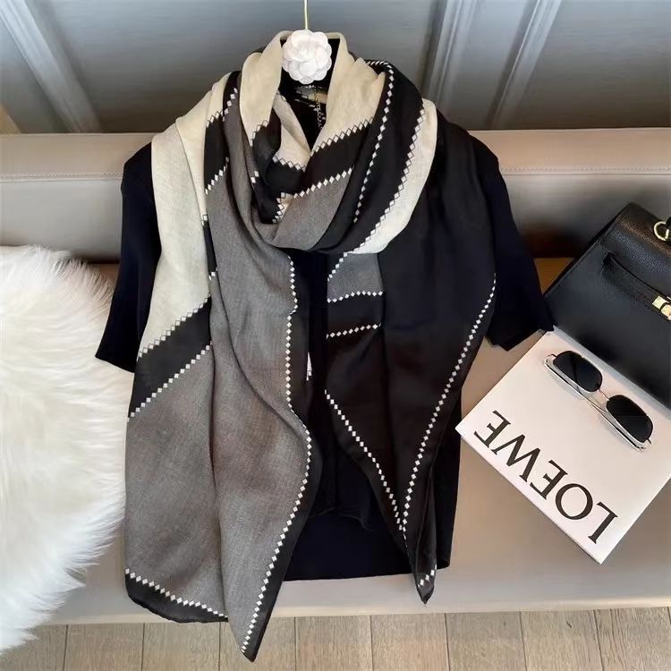 Cotton and Linen Silk Scarves for Spring and Summer, Wholesale Women's Printed Simple Gauze Scarves, Color-Blocking Sun Protection Small Black and White Shawls for Sun Protection
