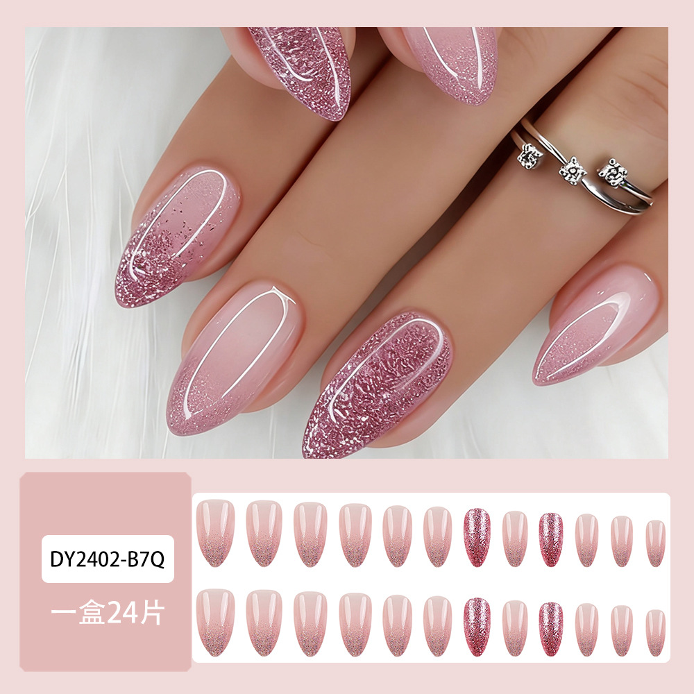 Explosiones transfronterizas que usan un parche de uñas, un parche de uñas falso de ensueño, un parche de uñas de color rosa con un gradiente de estilo europeo.