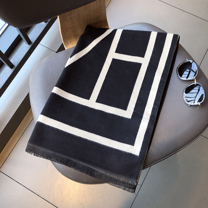 Bufanda tipo chal cálida y gruesa de estilo minimalista con imitación de cachemira y letras geométricas de doble cara en colores clásicos_voghion.com