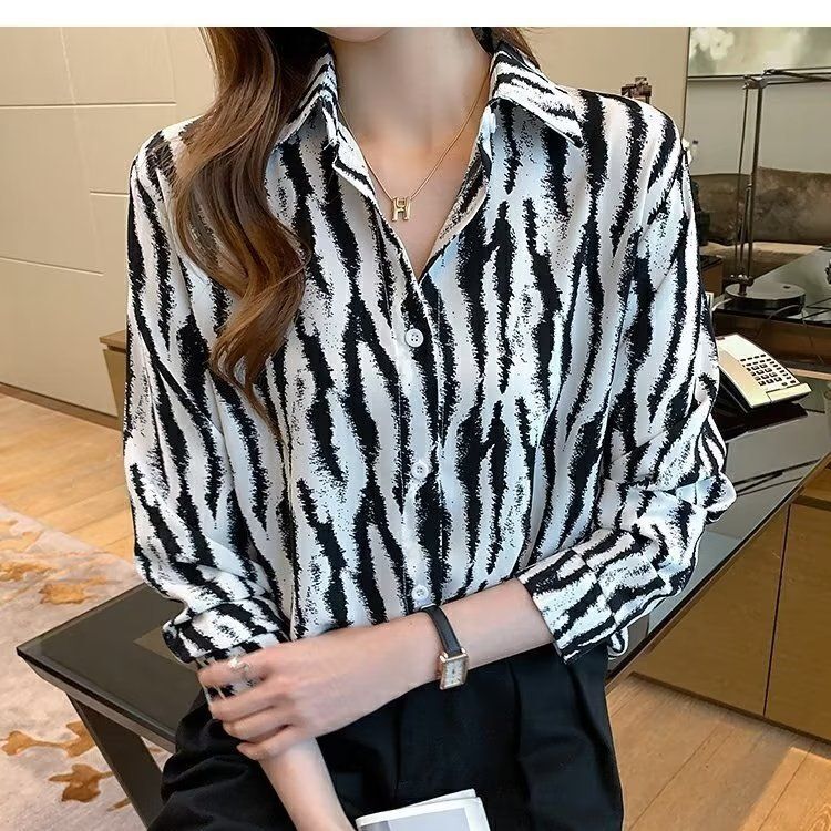 New style black and white striped retro contrast color long-sleeved shirt women's autumn design sense niche versatile French long-sleeved shirt New style black and white striped retro contrast color long-sleeved shirt women's autumn design sense niche versatile French long-sleeved shirt