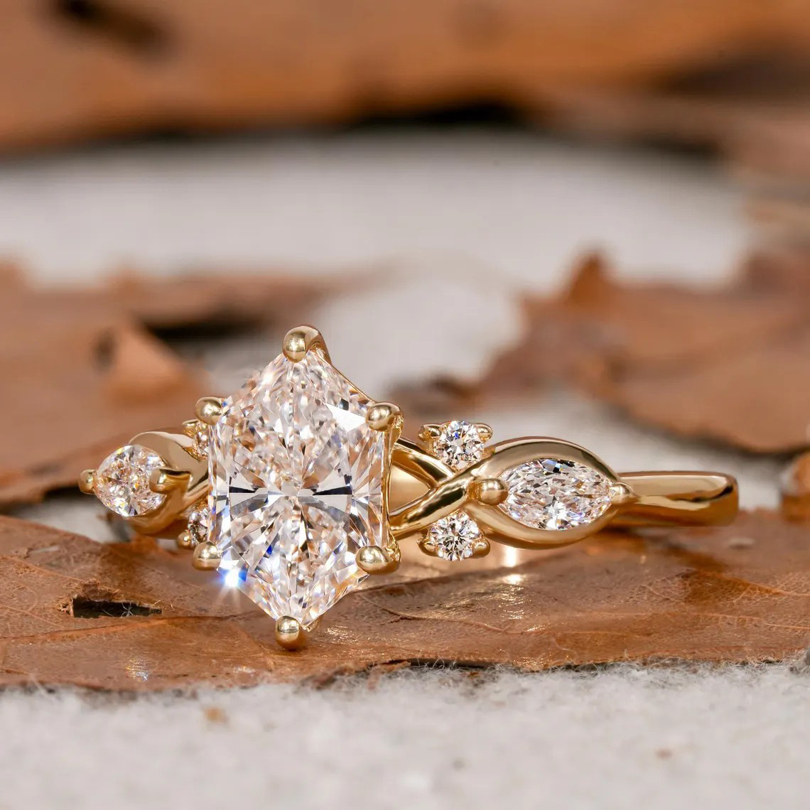 Tk European and American Temu Cross-Border New Hot-Selling Jewelry Elegant Arrow-Shaped Zircon Diamond Finger Fashion Versatile Engagement Women's Ring