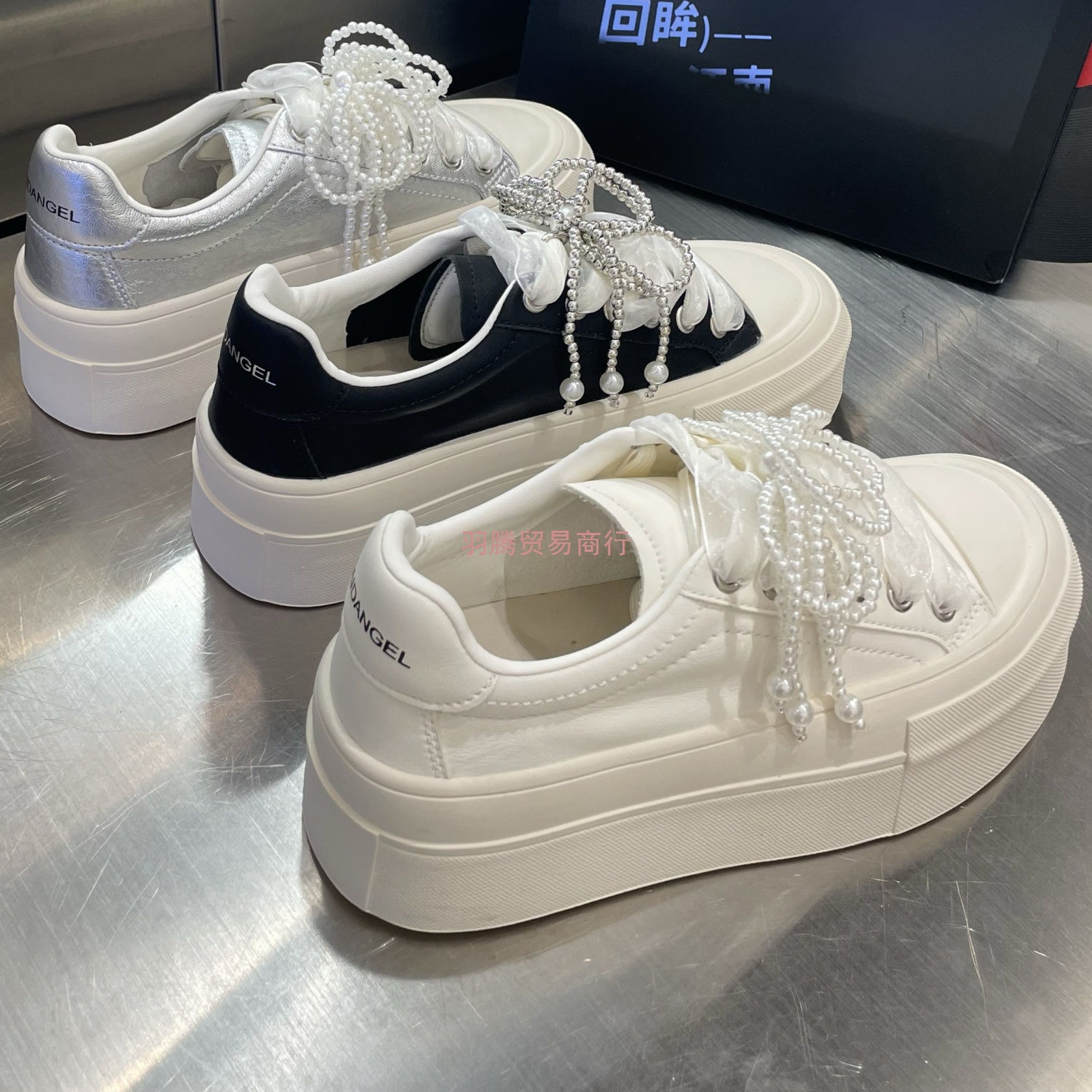 2025春秋季新款串珠软皮松糕鞋女厚底休闲增高时尚百搭小白鞋板鞋