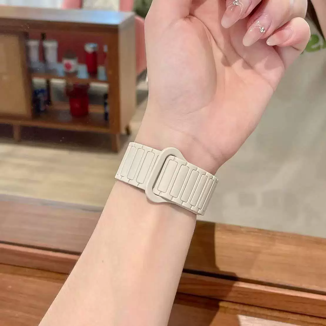 Джиньи та же модель подходит для Apple S10 часы iwatch9se ремешок Applewatch8765 магнитный силикон