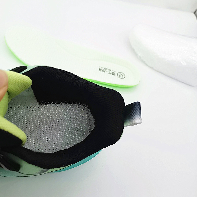 Nuevos zapatos para niños de doble red de tamaño grande 2025 primavera y verano nuevos clásicos coreanos de zapatos de correr de estilo universal zapatos deportivos ociosos de estudiantes