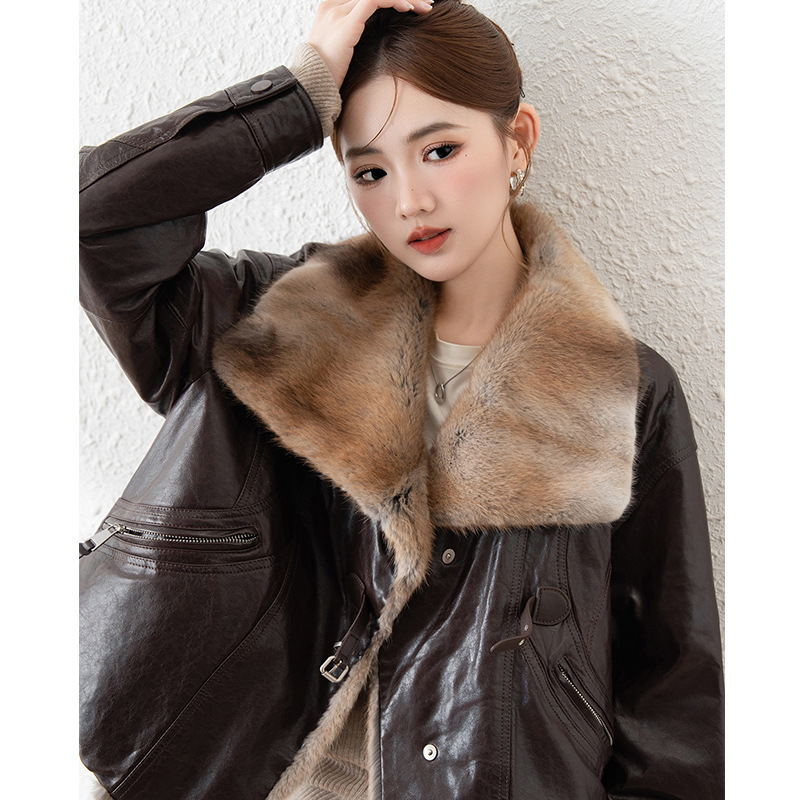 Green Mink Hair Seamless down Jacket Women's Oil Wax Goatskin Leather Jacket High-End Loose Short down Leather Jacket Thick Protection
