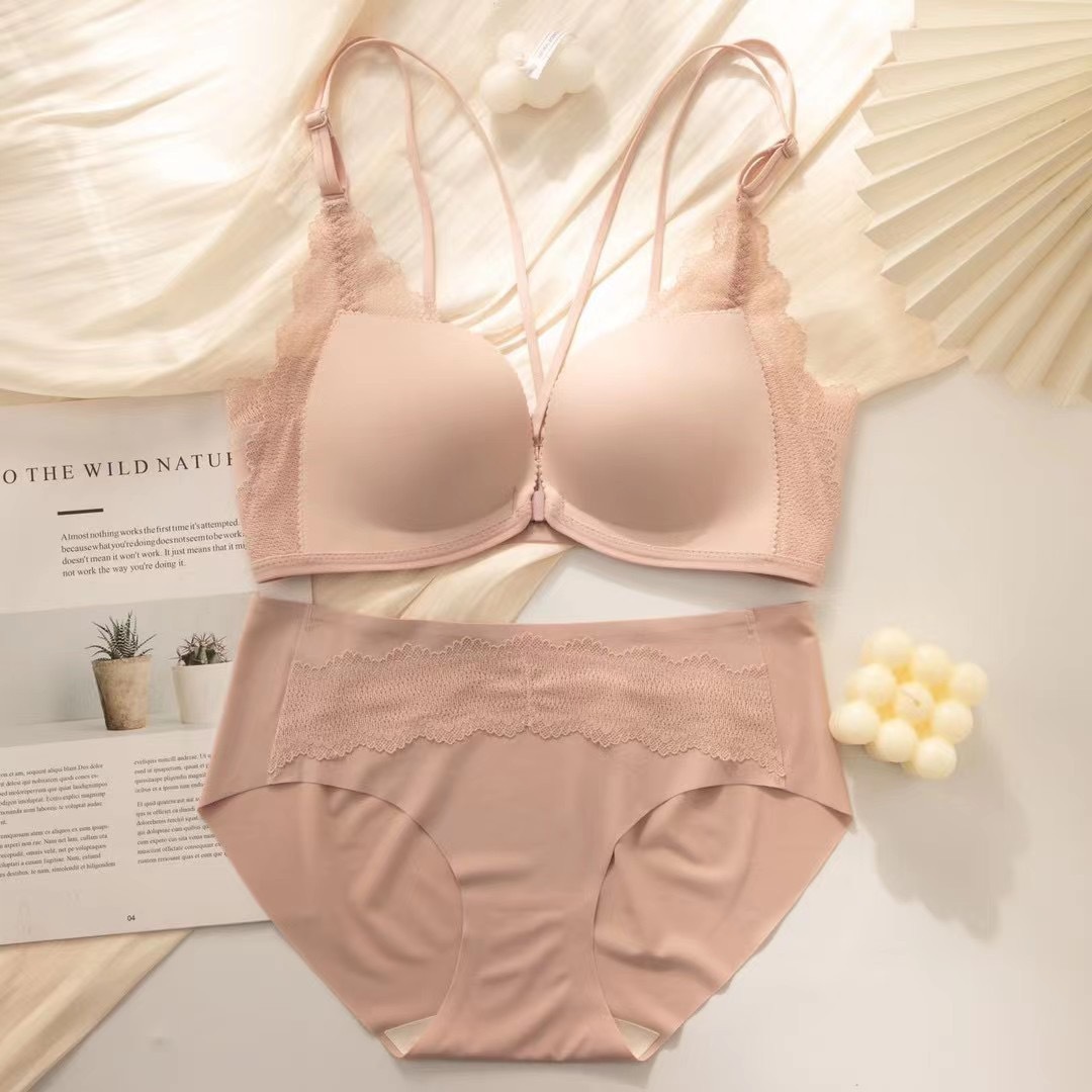 Popular frente hebilla belleza espalda brillante inalámbrico simple brillante sujetador pequeño pecho de las mujeres empuja hacia arriba traje de ropa interior de las mujeres