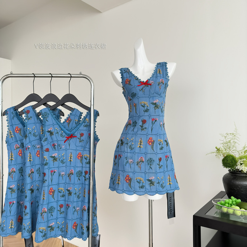 V-Neck Wavy Edge Floral Embroidered Dress for Women Summer Sleeveless Tank Top Dress