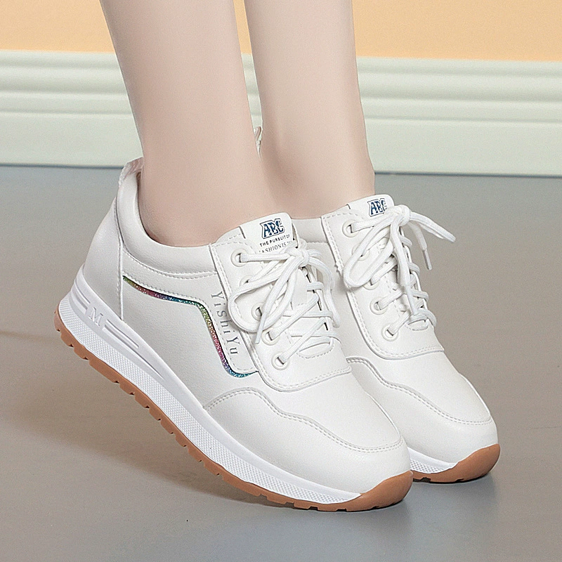 Осенние женские кроссовки для путешествий