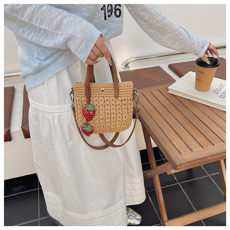 Hand-woven straw bag for women's summer 2025 new style super popular crossbody bag Korean version beach vacation mobile phone bag undefined