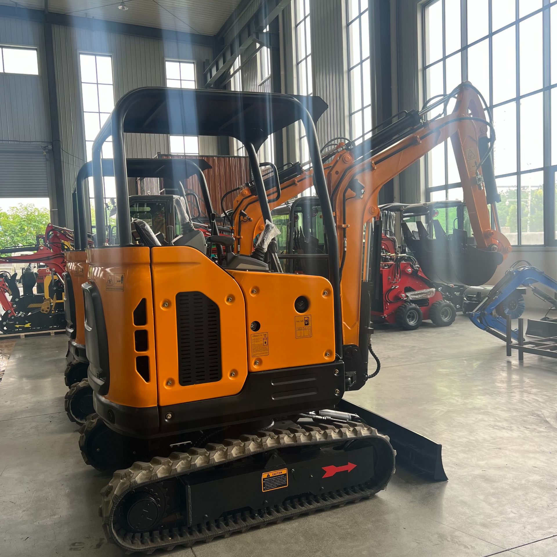 源头工厂2.5吨履带挖掘机 EPA/欧5认证履带挖掘机工程挖土机