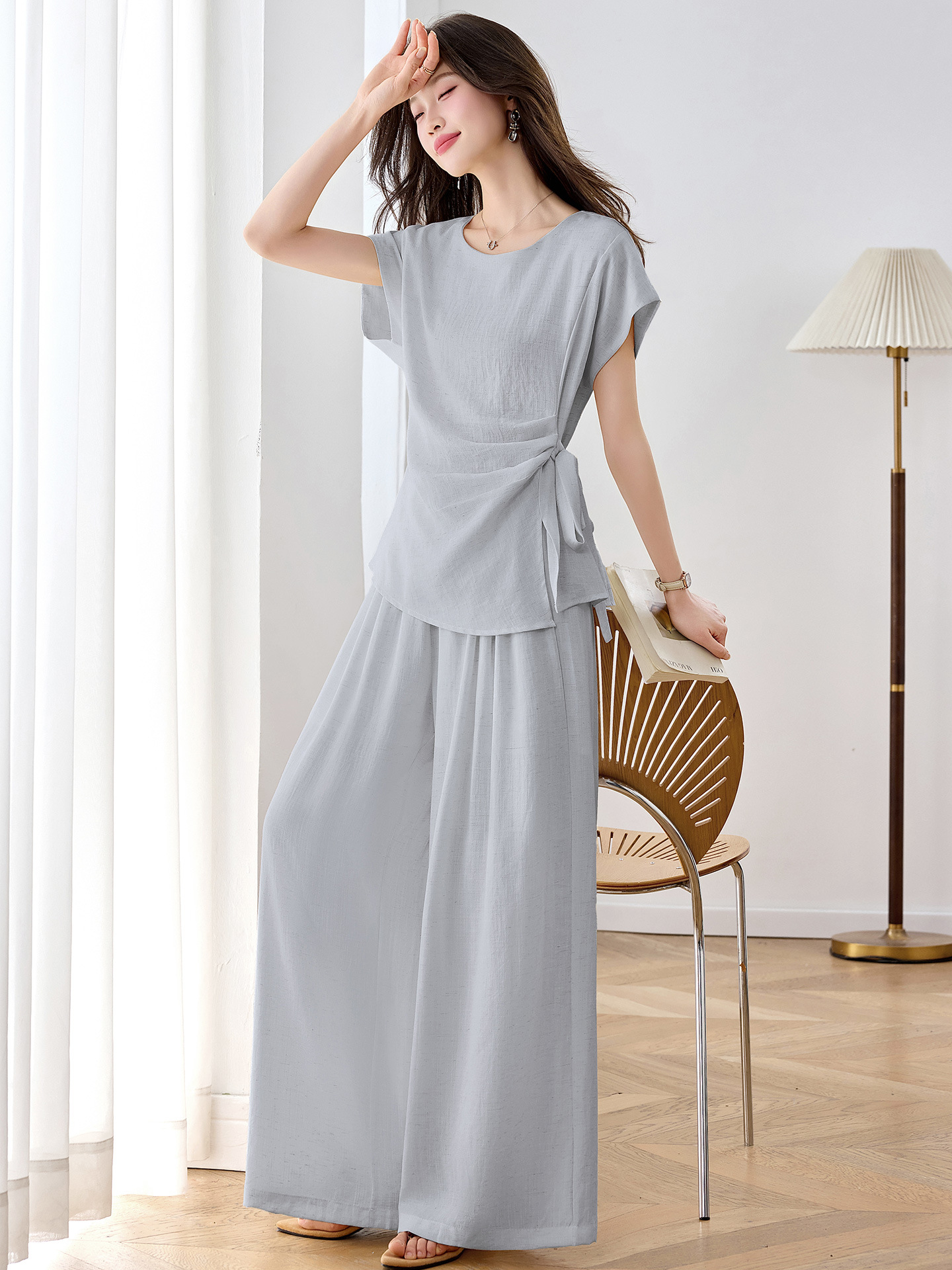Bộ áo thun cổ tròn nơ buộc kết hợp quần ống rộng nữ 2 món — xanh lam, màu kaki, màu trắng ngà