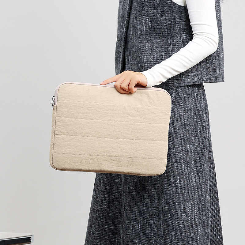 Bsci Factory Wholesale Computer Bag Inner Liner Bag down Quilted Bag Shockproof Simple Women's Clutch Bag Computer Bag
