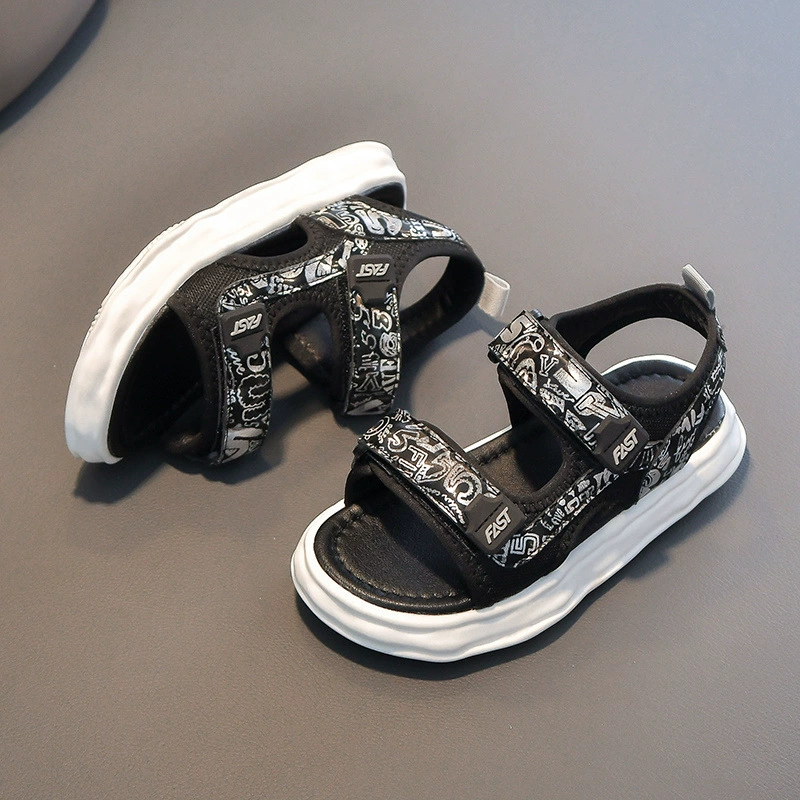 Сандалии для мальчиков, детей среднего и старшего возраста, новые летние 2025 года, для девочек-школьниц, мягкая нескользящая подошва, модный стиль