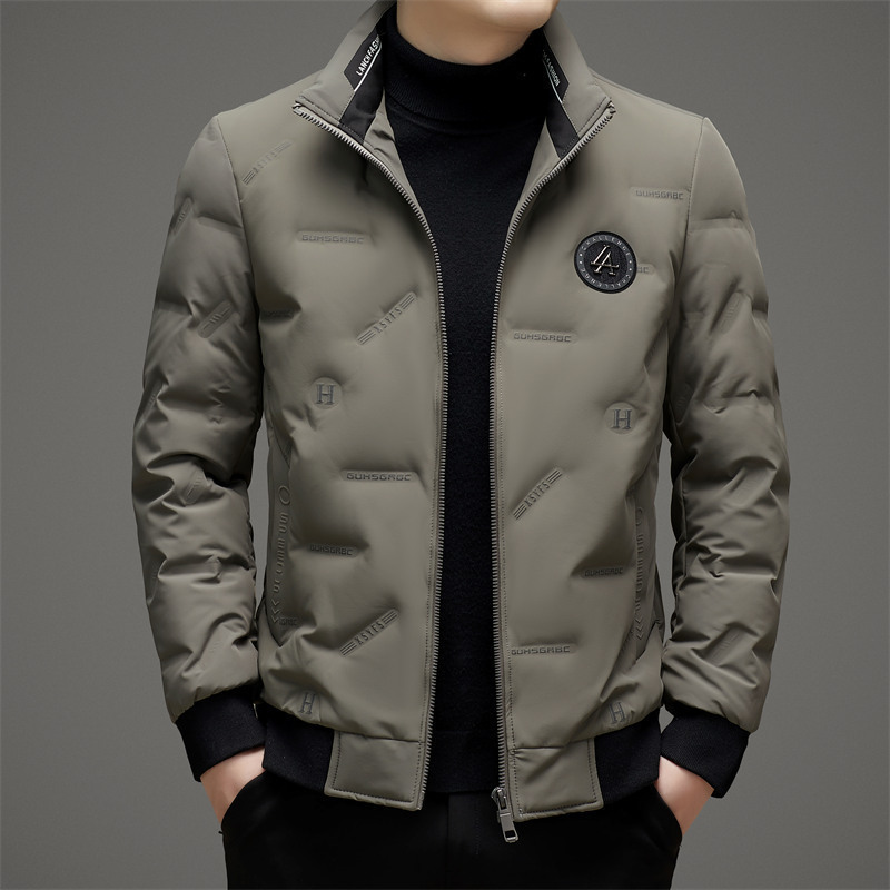 2025 새로운 겨울 남성 스탠드 칼라 다운 재킷 짧은 따뜻한 캐주얼 다목적 청소년 패션 겨울 재킷 유행