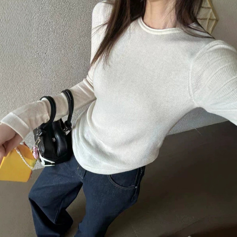 Soft and supple rolled-edge round-neck fine-spun wool knit sweater, slim-fit and slimming, suitable for autumn and winter, thin base layer sweater Soft and supple rolled-edge round-neck fine-spun wool knit sweater, slim-fit and slimming, suitable for autumn and winter, thin base layer sweater