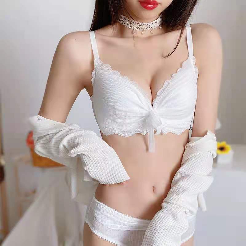 New Japanese sweet girl underwear small chest push up upper support comfortable wireless bow lace bra suit