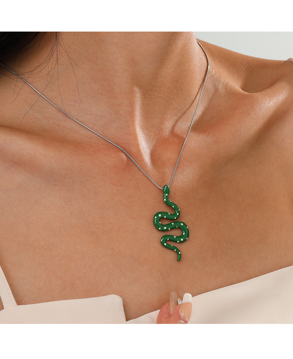 Fashion Snake Titanium Steel Plating Acrylic Pendant Necklace