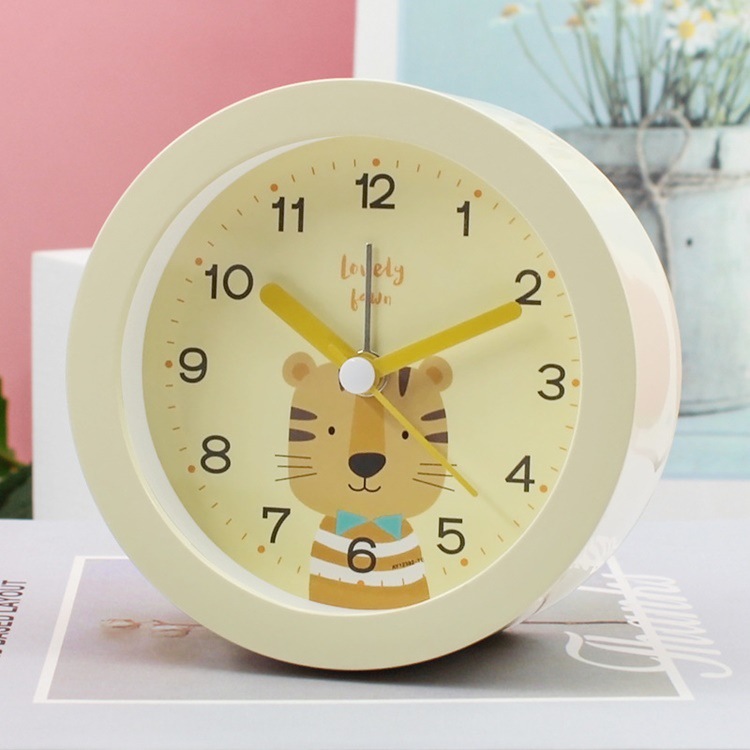 Los estudiantes de celebridades de Internet usan un pequeño reloj despertador para escanear movimiento mudo reloj de dibujos animados venta directa al por mayor miniclock mini reloj