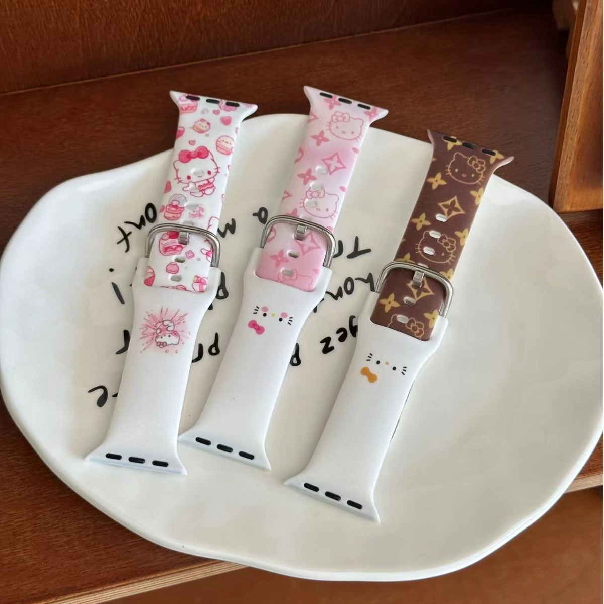 Cute KT Cat Silicone iwatch9 Strap for S8 Apple Watch with applewatch76543 Generation Women