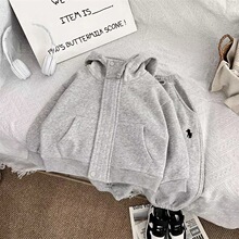 �ﶬ����Ʒ��ͯ�r�����b��ͯŮͯ�Ӻ����׺��s���e�ӽq�Lѝ�ɼ���