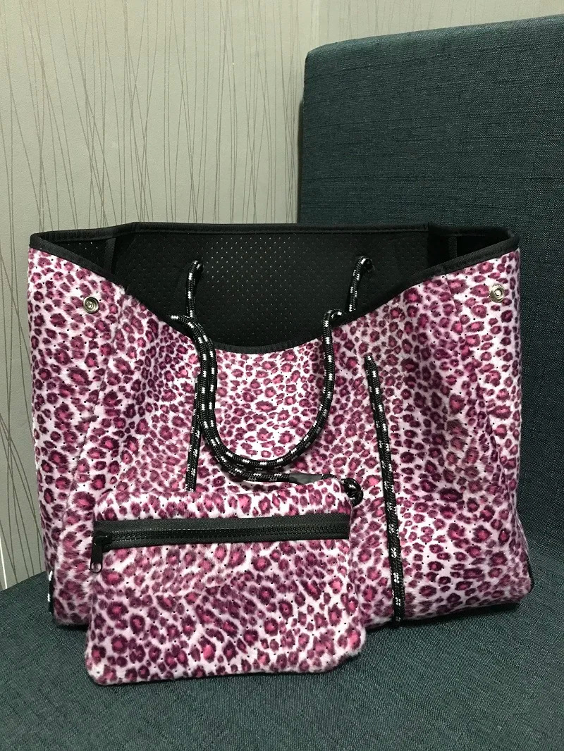 Waterproof Large Capacity Beach Bag For Women Shoulder Carry_voghion.com