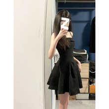法式夏季新款吊带连衣裙黑色短裙高级赫本收腰气质显瘦小黑裙裙子