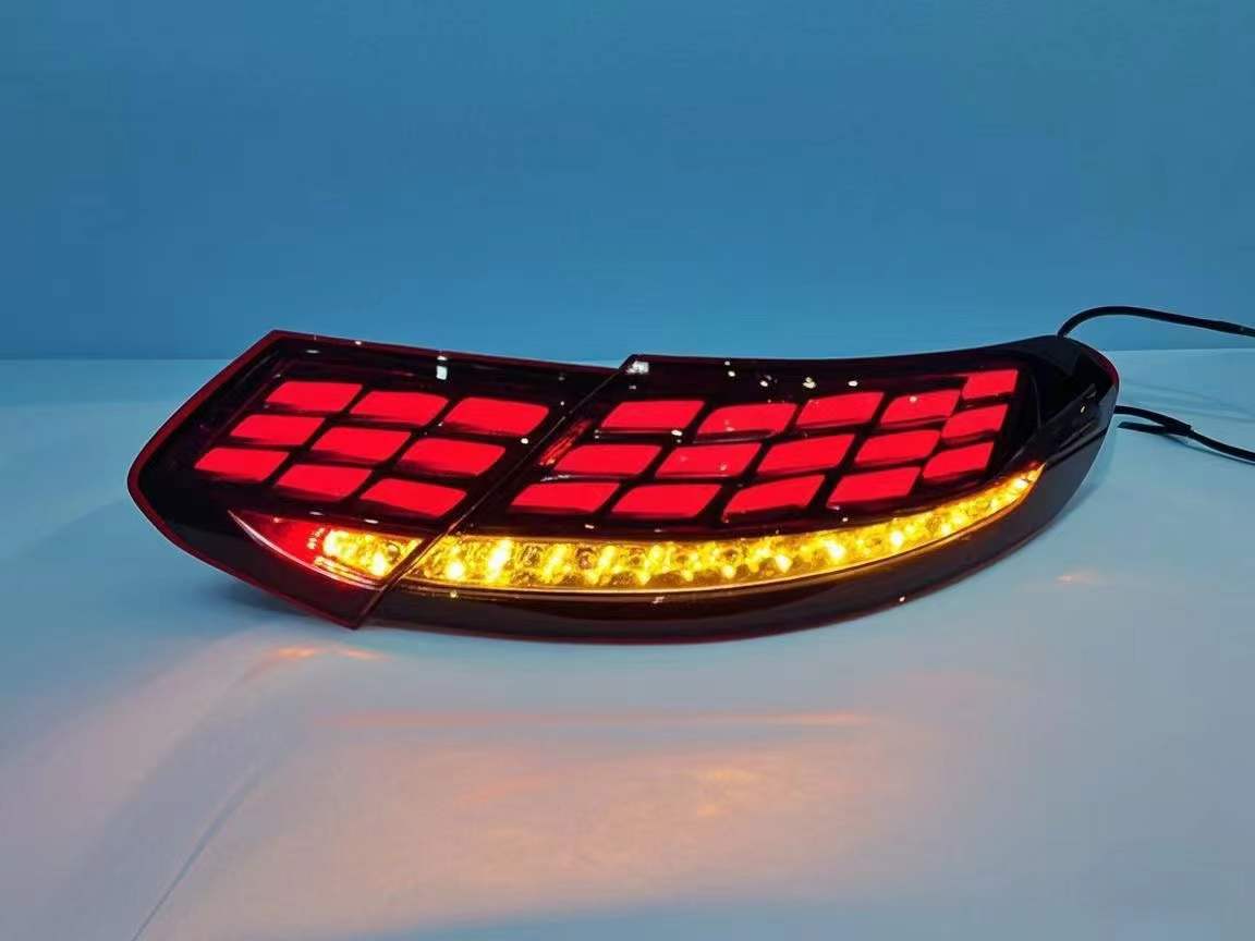 Mercedes-Benz – Tail Light For Tail light - black