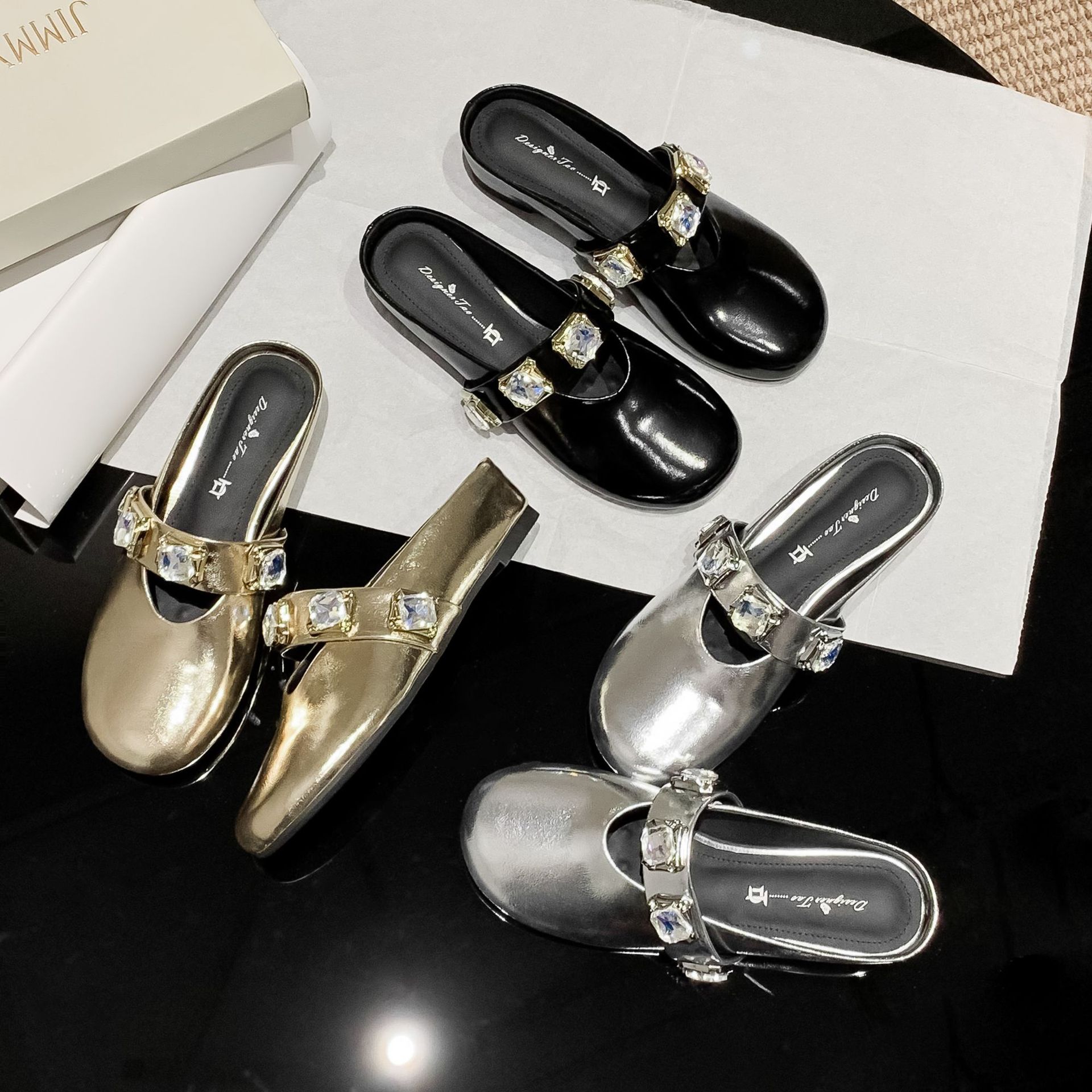 Dép mule nữ bít mũi đính đá rhinestone, gót dốc tăng chiều cao, phong cách ins — Màu đen, Màu vàng, Màu bạc chi tiết 1