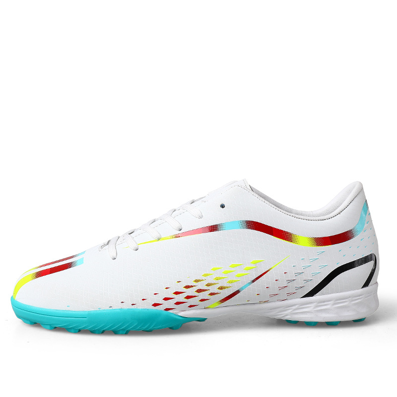 En stock zapatos de fútbol uñas largas para hombres y mujeres de bajo-top antideslizante más tamaño zapatillas deportivas transpirables zapatos de entrenamiento para adultos de moda que absorben los golpes