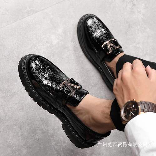 New Spring Slip-on Men's Soft Sole Casual Fashionable Durable Breathable Height Increasing Shoes