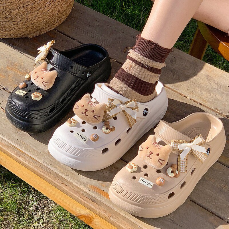 Women's One-Piece Thick-Soled Clogs 2025 New Summer Outdoor Height-Increasing Sandals Beach Shoes Closed-Toe Slippers Women's One-Piece Thick-Soled Clogs 2025 New Summer Outdoor Height-Increasing Sandals Beach Shoes Closed-Toe Slippers