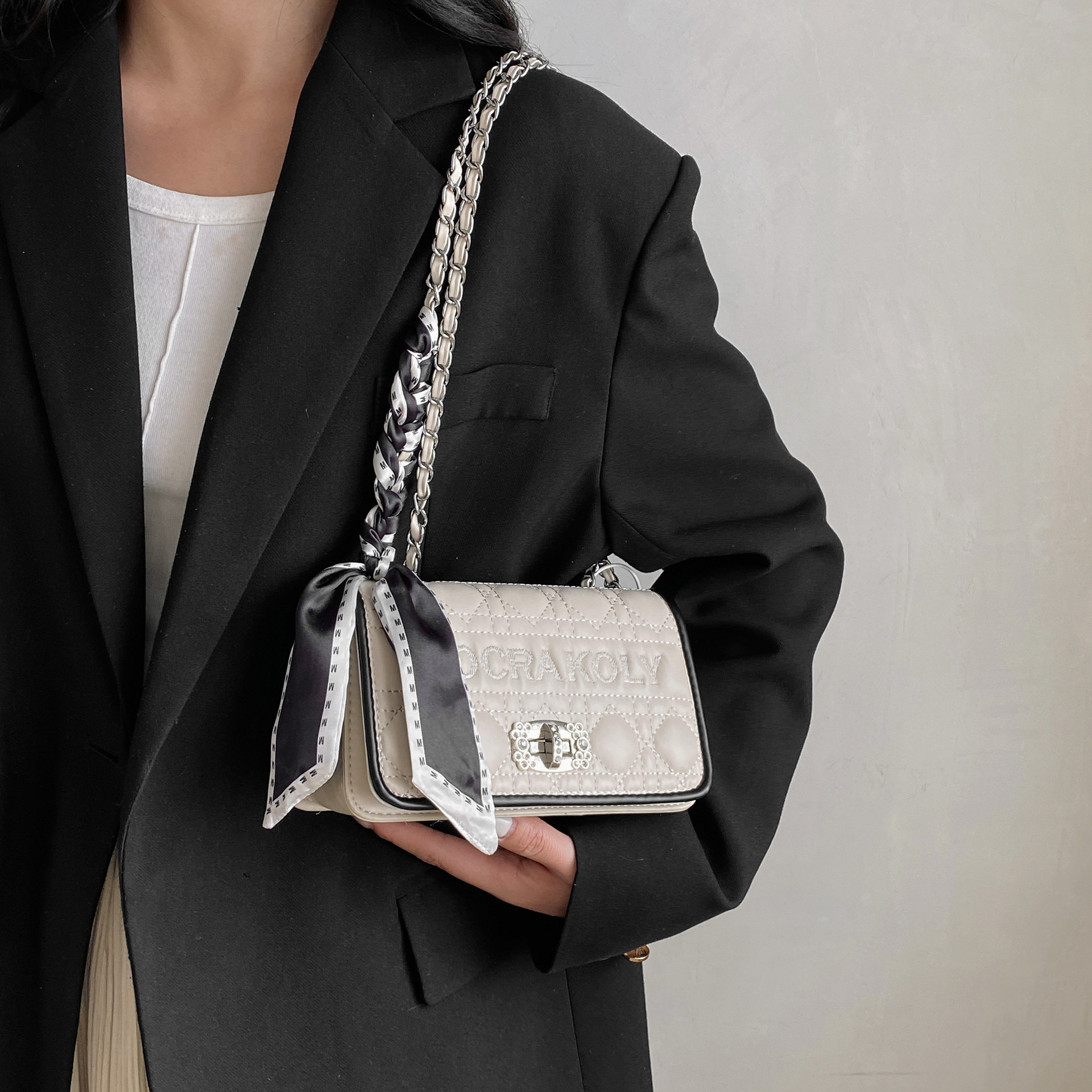 Bags for women New style trendy rhombus embroidery thread small square bag light luxury high-end single shoulder crossbody small fragrance style _voghion.com