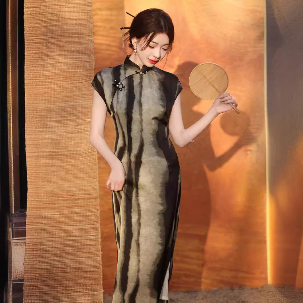 Long spring summer fresh cheongsam