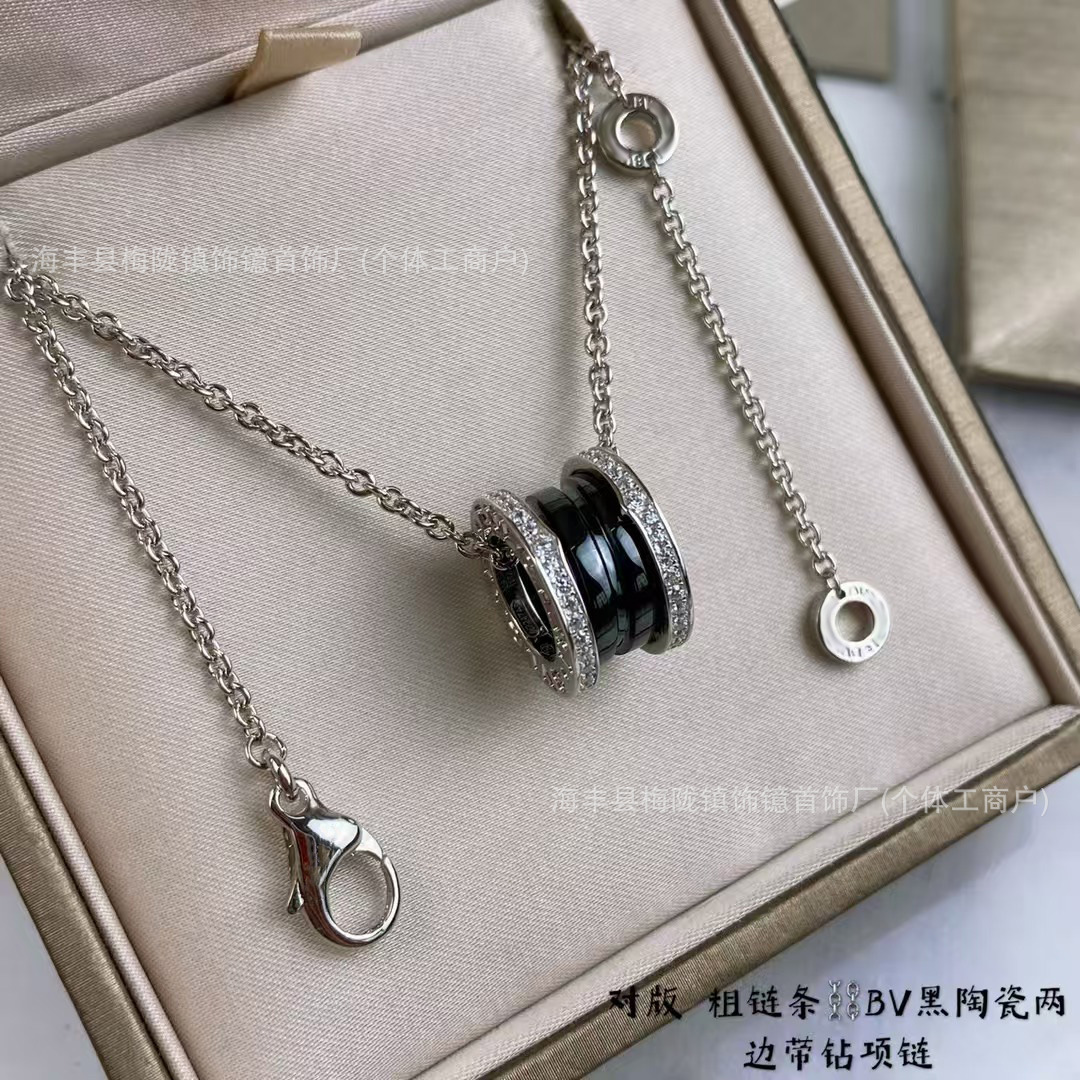 Diamond white gold black ceramic necklace / A