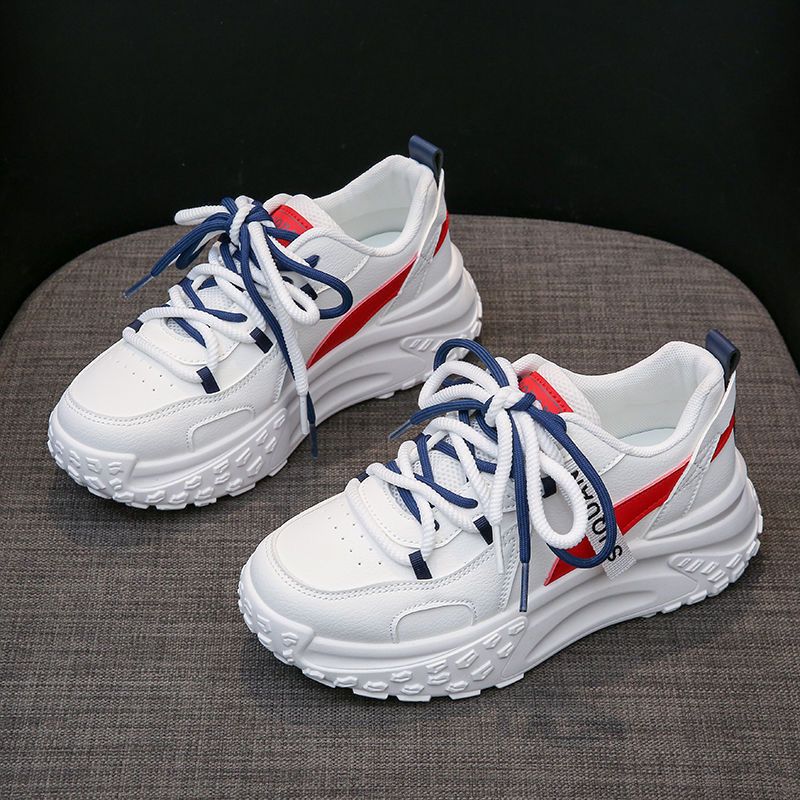 Zapatos de papá para mujeres 2024 nueva altura de fondo grueso popular este año zapatos blancos de nicho de zapatos de skate casuales