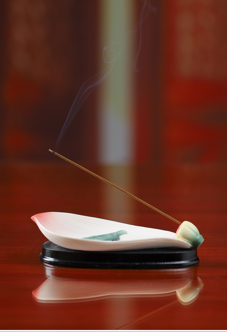 探寻心灵与空间的和谐共鸣——熏香炉的魅力