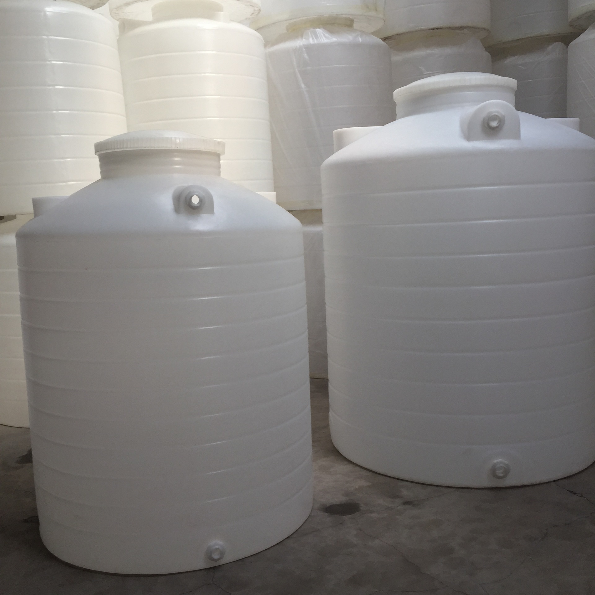 张家口赤城地埋储罐 塑料水箱 PE水箱 不锈钢水箱 塑料大桶