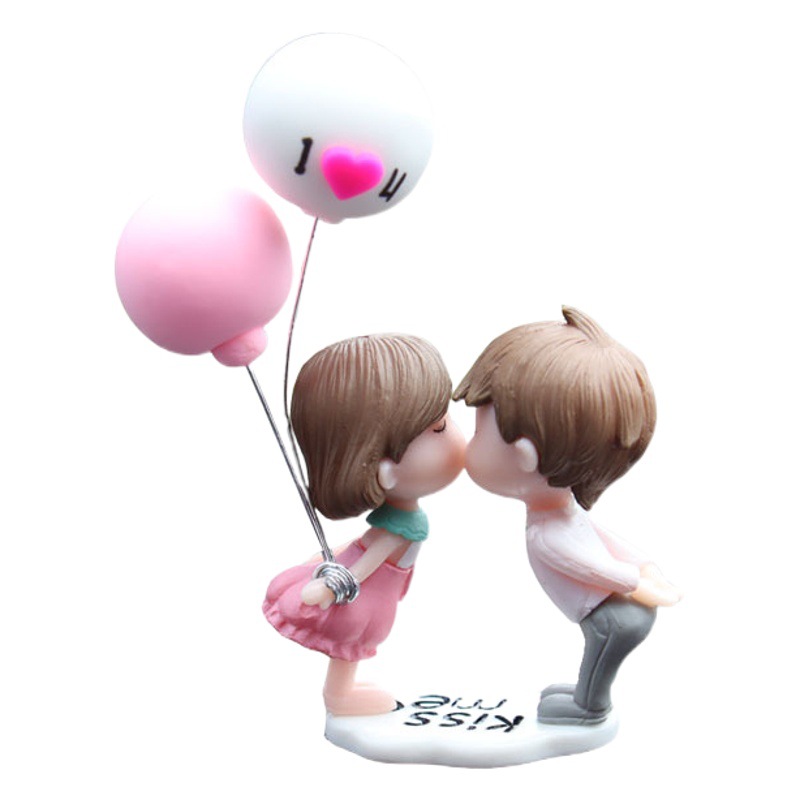 En línea celebridad decoración del coche al por mayor decoración interior del coche lindo beso pareja muñeca centro consola decoración suministros