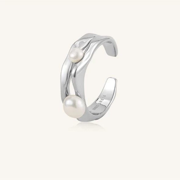 Sophisticated ring pearl, 925 sample silver, simple and elegant design