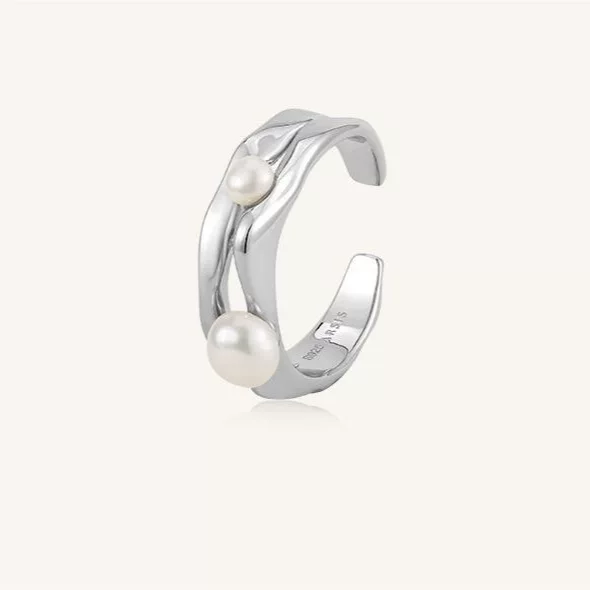 Sophisticated ring pearl, 925 sample silver, simple and elegant design