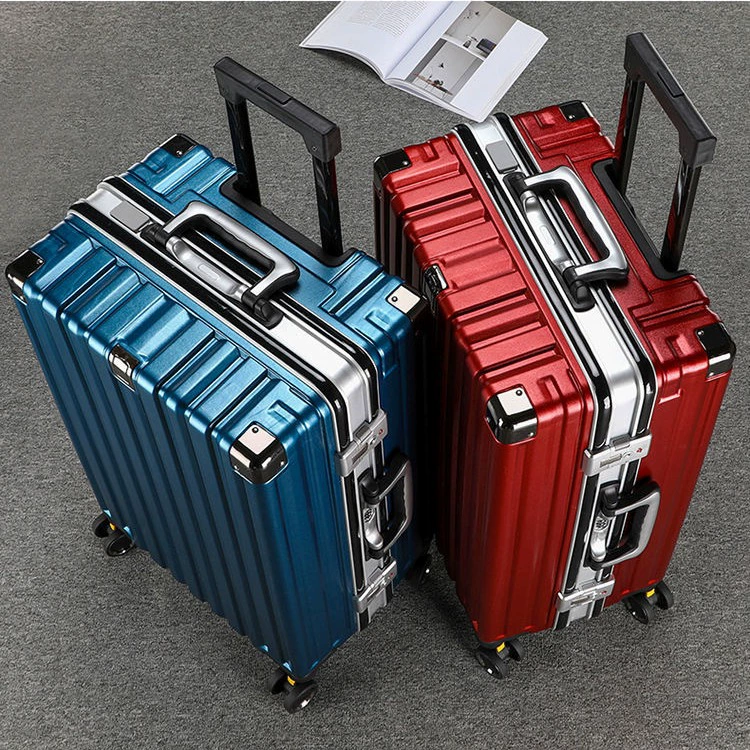 Suitcase universal, hardshell 20–28 in, wheels, explosion‑proof zipper and USB option